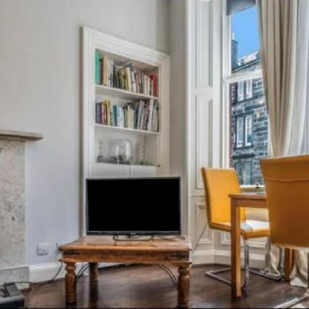 Spacious & Comfortable 3 Bedroom Apartment - Near City Centre - Free Parking Available - Sleeps Up To 5 Guests Edynburg Zewnętrze zdjęcie