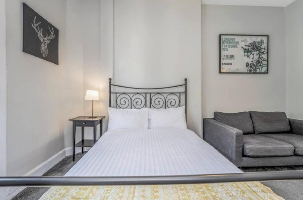 Spacious & Comfortable 3 Bedroom Apartment - Near City Centre - Free Parking Available - Sleeps Up To 5 Guests Edynburg Zewnętrze zdjęcie